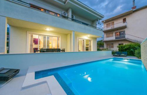 Villa Barbara-Kastela with heated pool - Foto 4