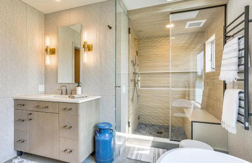 Walk to Bethel Woods Family Home with Deck and Views! - Foto 15