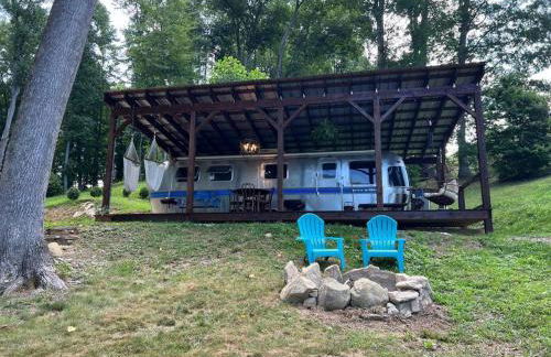 Airstream at a Petting Zoo w/ Hot Tub - Foto 51