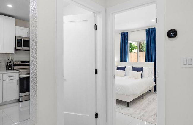 Uhost AI Stylish 1BR Bright Space w Patio - Foto 25