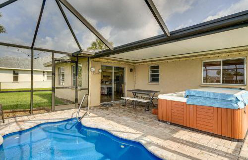 Canal-Front Retreat w/ Heated Pool & Hot Tub! - Foto 1