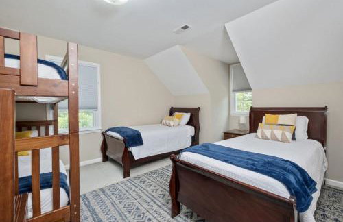 Family and Pet Friendly Retreat with Sauna, Firepit, Pond Views Near Route 151 Wineries - Foto 12