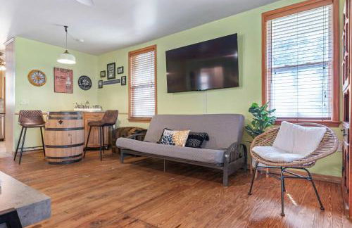 Downtown Gem- Dog Friendly Walk to Everything - Foto 17