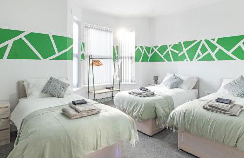 Contractor Luxury Home - Long Stays - 4 Bedrooms - Sleep 8 - Zip & Link Beds - Ultra Fast WiFi - Free Parking - Foto 4