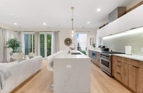 Comfy 3-BD Apt near United Center with Balcony - Foto 8