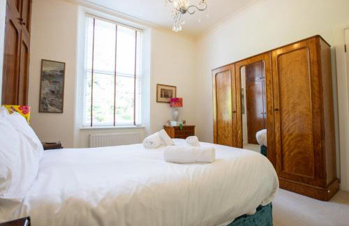 Stunning Apartment in Victorian Villa with Garden - Photo 38