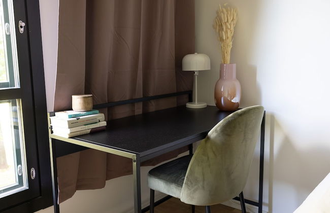 2ndhomes 2BR Center Apartment w Balcony - Foto 4