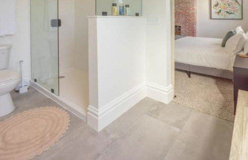 Spacious and Cozy St Louis Gem ABODEbucks - Photo 32