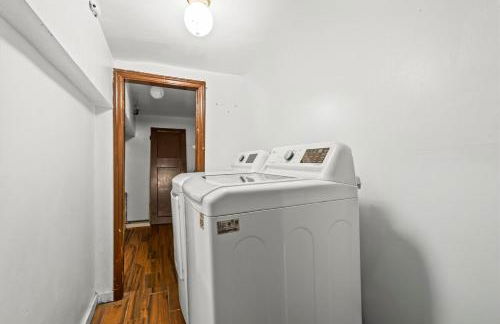 Massive NYC House with Pool Table - Foto 24