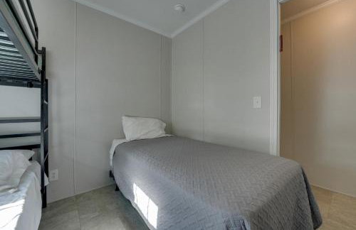 Cassopolis Cabin with On-Site Fishing Pier! - Foto 17