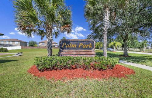 CozyCove near Disney Universal Pool Home Sleeps 10 - Foto 30