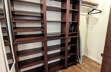 Luxurious Lake Retreat with Hot Tub and Walk to Beach - Foto 19