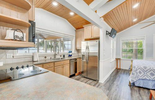 Hot Tub and Fire Pit Lakefront Home on Lake Eloise - Foto 10