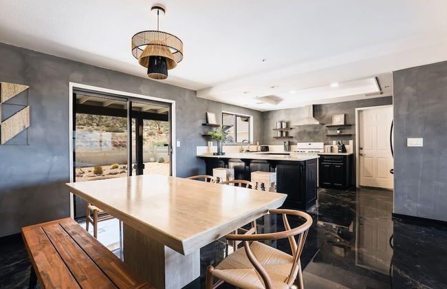 @ Marbella Lane - Zen-like Ambiance 3BR Home in JT - Photo 9