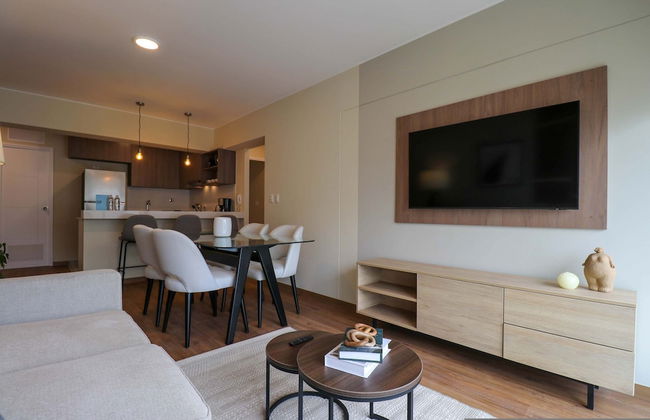 w Comfy 2BR w Modern Balcony Near Kennedy Park - Foto 14