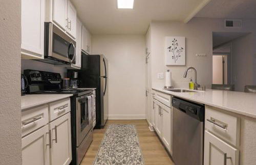 Shabby Chic Oceanside King & 2 Queen bed Pool GYM - Photo 3