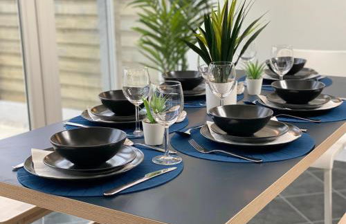 Lovely house in a great location with Parking, WiFi & Smart TV - Near Poole & Bournemouth - Foto 5