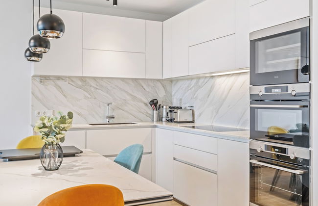 Stylish Luxurious Apt w Pool & Gym ID214 - Foto 9