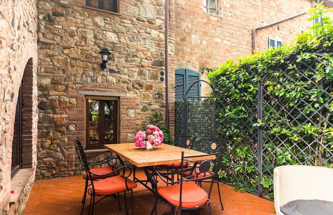 Holiday Home in Town Center with Pool, Garden, Hot Tub - Foto 29