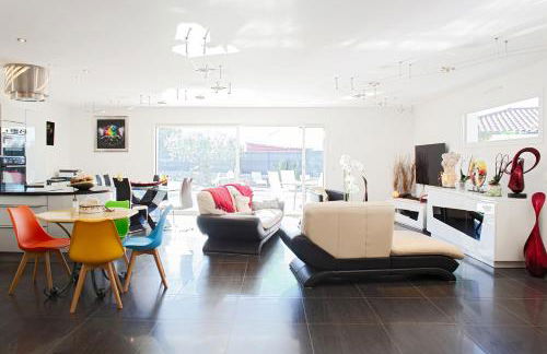 Belle Villa moderne avec piscine et jardin - Foto 24