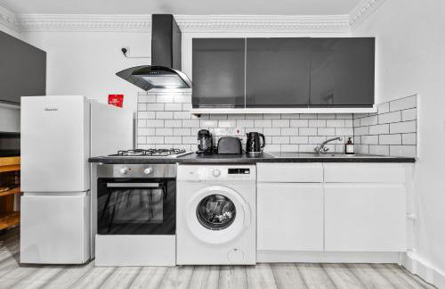 2BR Sleep 6 West London Home Washer Park Wifi Wifi And Parking - Foto 4