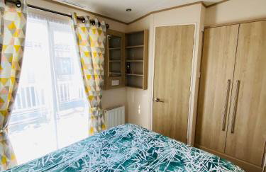 RJ Luxury caravan hire 2 with Hot Tub - Foto 12