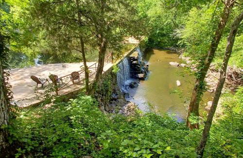 Warm and Peaceful Home with Fire Pit on Haw River - Foto 26
