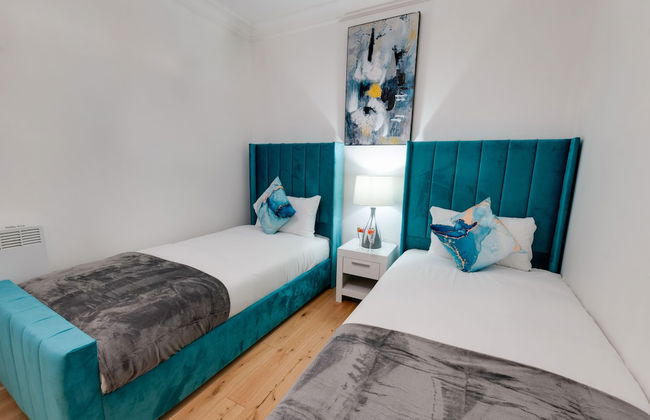 80 by Elite - Photo 10