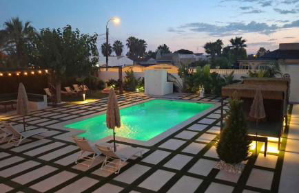 Villa única con piscina, perfecta para familias - Foto 9