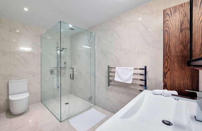 Elegant Sea-View Villa on the Northshore - Photo 40