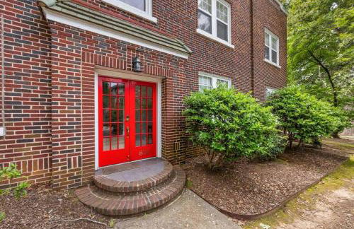 Chic Comfortable 2BR with Porch near Dilworth - Foto 26