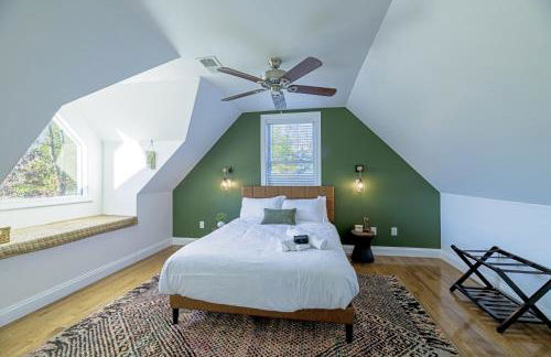 Ridgetop Hideaway 12-Guest Oasis with Hot Tub & Epic Views Near Winery Tours & Trails - Pets are allowed by request - Foto 35