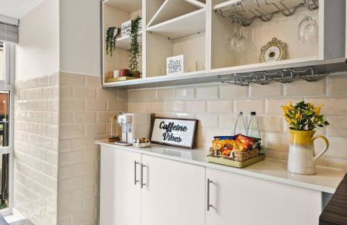 Radiant Retreat Ideal for LegoLand, Windsor, & LHR - Foto 37