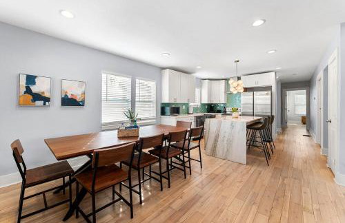 Large Modern Home Centrally located With Hot Tub - Foto 26