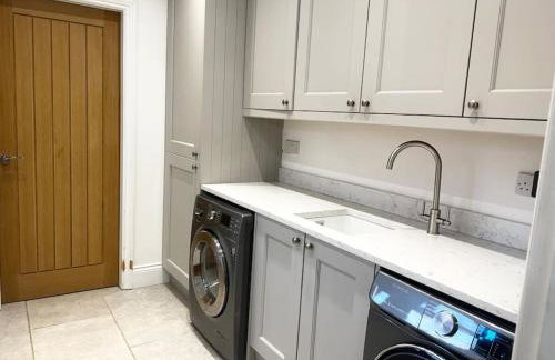 Manchester Luxury Country House Close To The City With Hot Tub & BBQ Fire Pit. - Foto 16