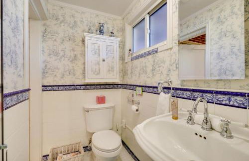 Close to Midtown! Cozy Reno River Cottage - Foto 16