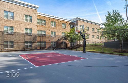 5th Quarter at Watercress- 0 9 Miles to UA- 2 BR 2 BA- Riverfront - Foto 8