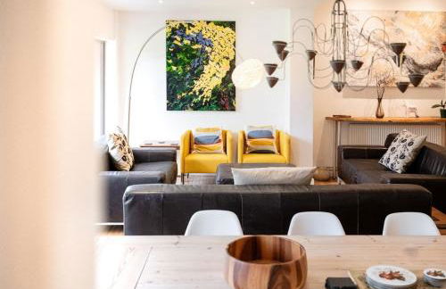 Stunning 6 Bedroom with Swimming Pool & Sauna! - Foto 85