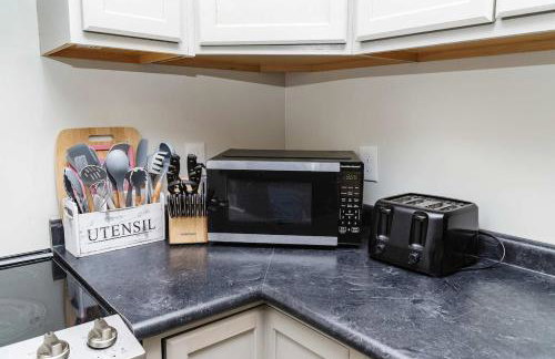 King Bed Creekfront Retreat in Jacksonville - Foto 12