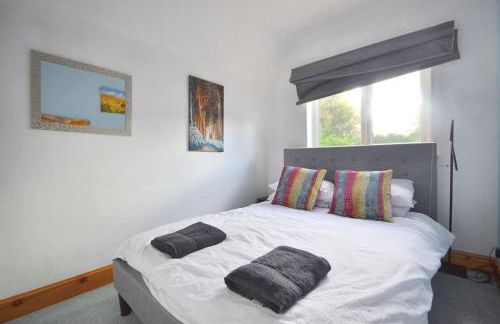 Spacious Cotswolds House Garden with Hot Tub - Foto 20