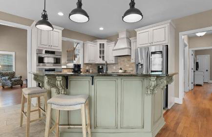 Sleeps 22, Lakefront w/ Private Dock & Pool, 2 Houses Lake Living by Avantstay - Foto 38