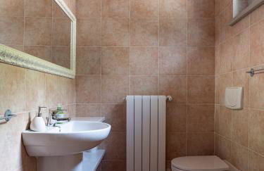 EnjoyIseoLake - La Villetta - Casa vacanze perfetta con giardino, vista lago e piscina - Photo 14