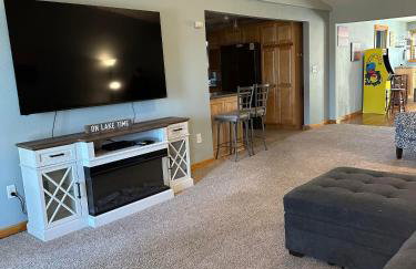 Lake Wisconsin Resort - Photo 2