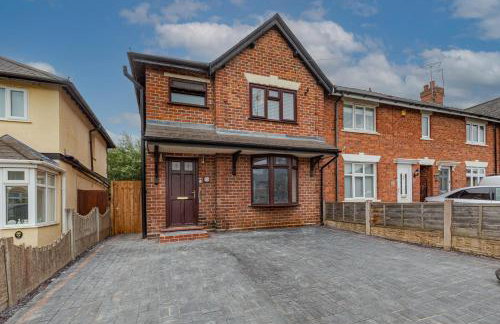 Walsall - 4 Bedroom House, Wi-Fi, Garden , Sleeps 8 - JRR Stays - Foto 23