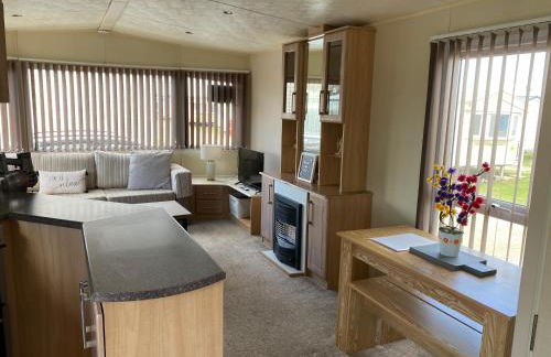 6 berth caravan hire close to Fantasy Island - Foto 1
