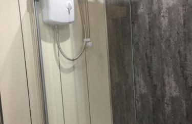 RIVER CLYDE VIEWS - PRIVATE & SPACIOUS APARTMENT - Photo 26