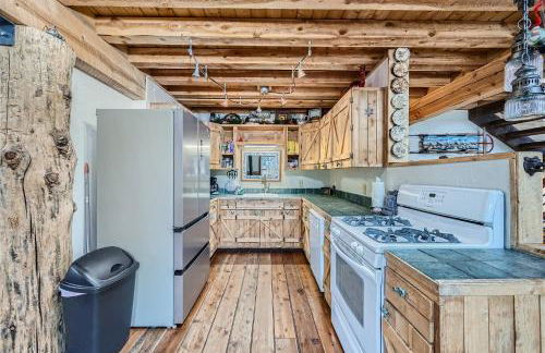 Alma Cabin 30 Mins to Breckenridge - Hot Tub - Game Room - Workstation - Starlink WiFi - Photo 10