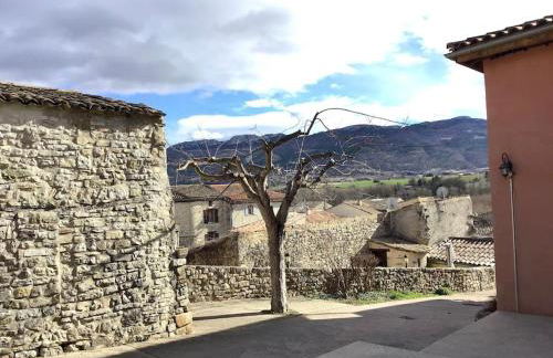 Gîte confortable village médiéval Sainte-Jalle Baronnies provençales - Foto 16