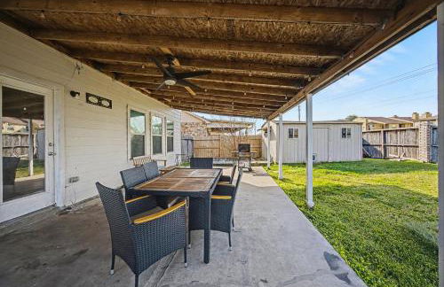 Baytown Htown Escape Air Hockey Yard BBQ Games - Foto 18