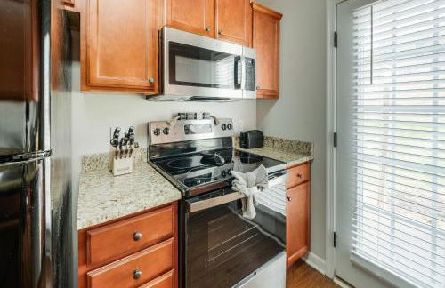 Luxury 3BR3BA TWO KING BEDS Fast WiFi, Free Parking, 5mins-Liberty University & Airport LYH great for Families, Business Travel or Weddings guest - Foto 6